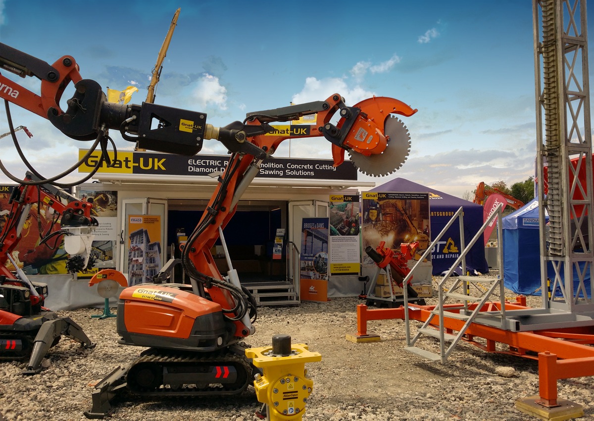 D2HS on demolition robot at Demolition Expo 2015, London
