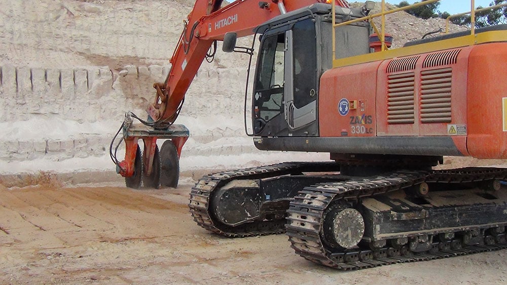 New Echidna OmniCut rocksaws - triple blade on 35 tonne excavator